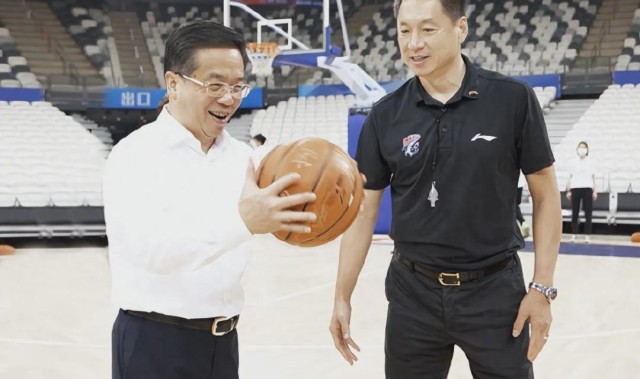 pg电子官网-打进四强的幕后功臣！李春江已经离开山西男篮，定居东莞