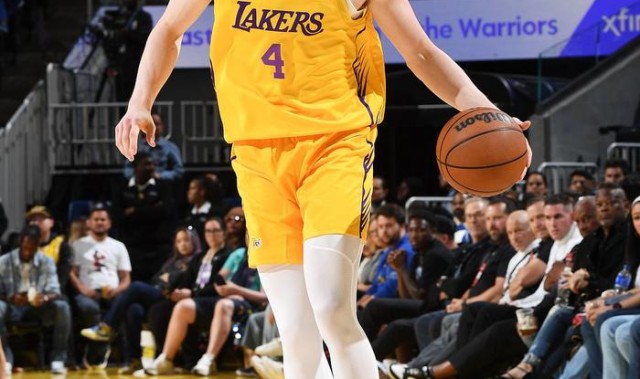 pg电子-詹姆斯想夺冠，湖人新星不值钱，快船交易之后，更有机会得到比尔