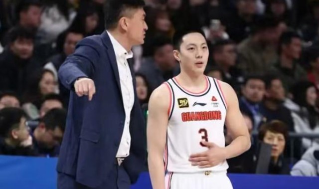 广东队唯一600万顶薪球员，胡明轩场均只有7分，还不如打替补