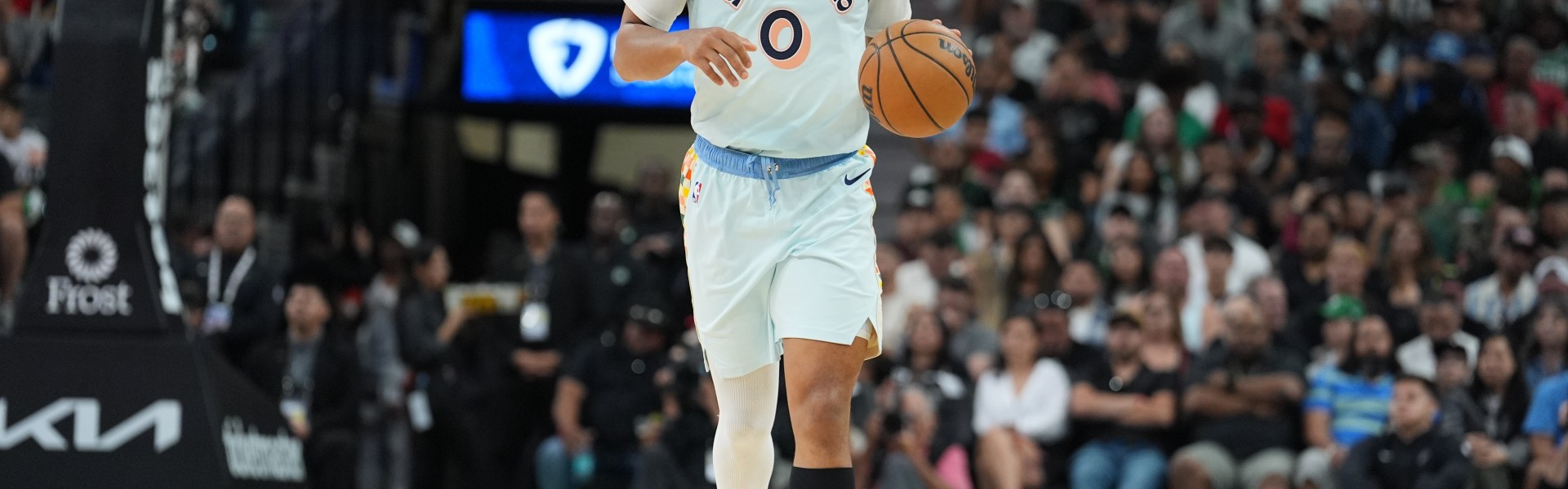 手感不佳！凯尔登12中4低效拿到9分3篮板 4次犯规