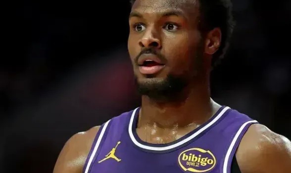 pg电子-怎么说？布朗尼三月份出战的比赛，湖人7胜0负