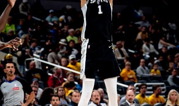 电子游戏平台-落选秀完爆福克斯，弗拉格造NBA神迹，文班29+11送独行侠6连败